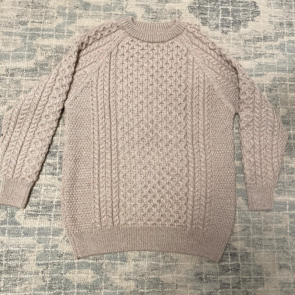 Irish thick wool sweater - perfect condition - length 29”